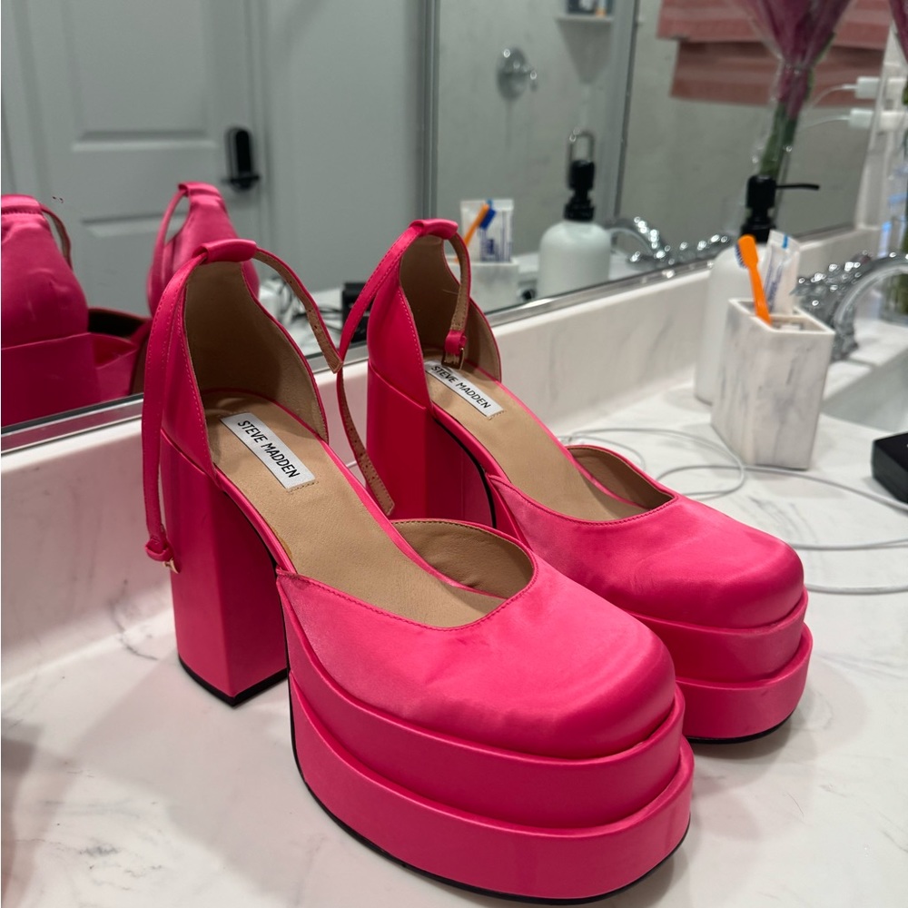 Steve Madden big size large pink Versace inspired shoes platform heels